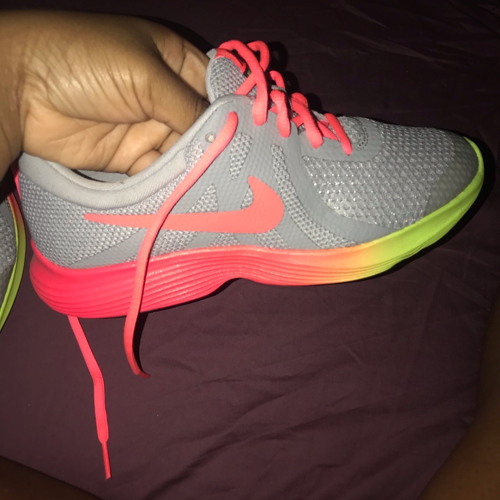 Size 5. Never worn. Nike shoes